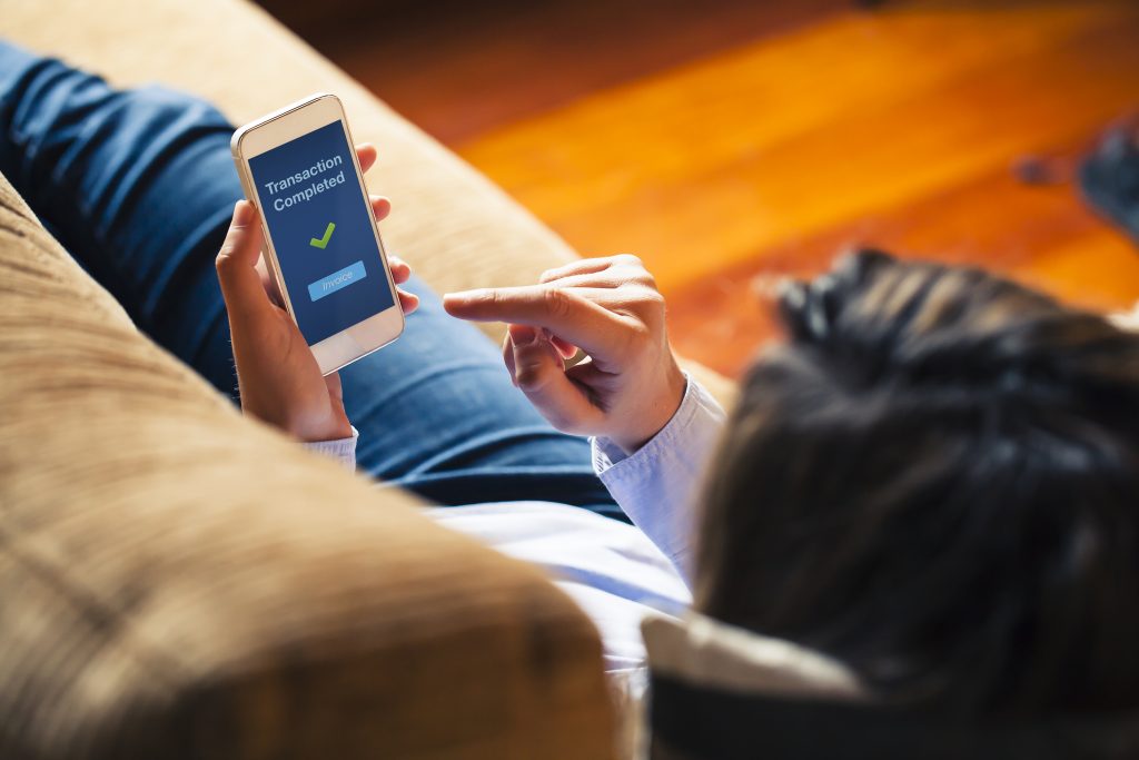 4 Aplicaciones gratuitas para enviar dinero entre amigos